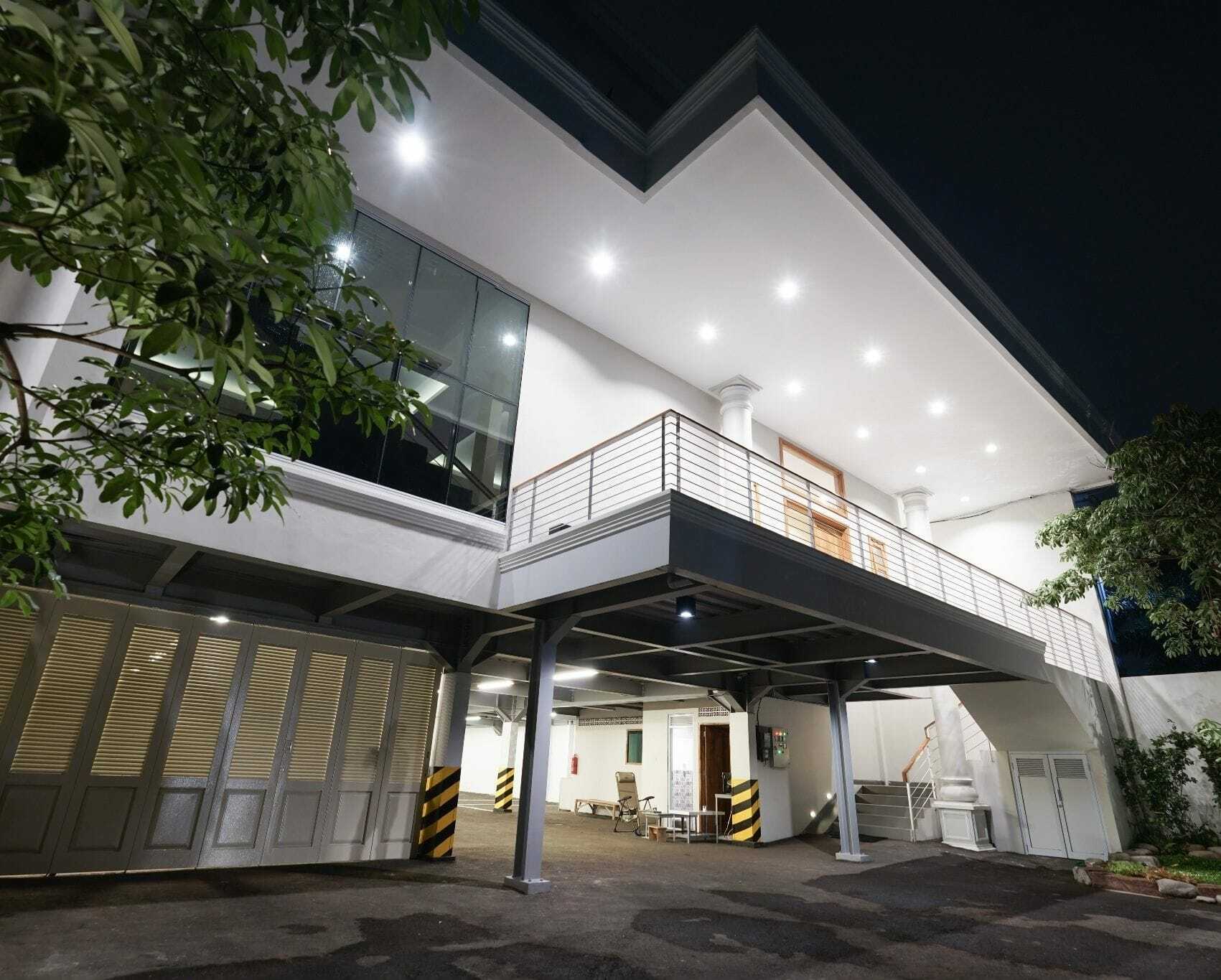 Urbanview Darmo Residence Bandung Exterior photo